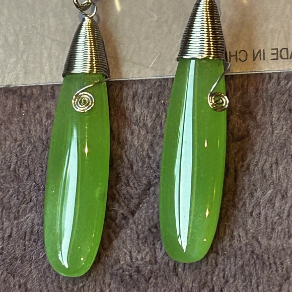Funky green and silver dangling earrings - Picture 1 of 2